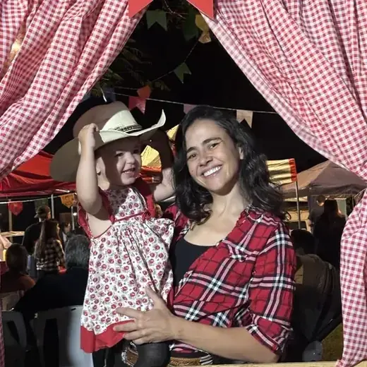 Aline com a filha